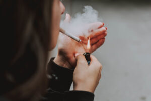 How Does Hypnosis Help to Stop Smoking?